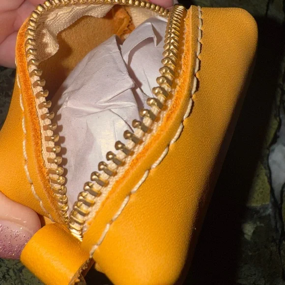 Portland Leather Sunflower Keychain mini Dopp - Picture 2 of 2